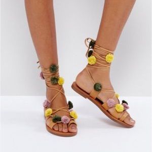 Pull&Bear Flat Pom Pom Sandals Size 6.5